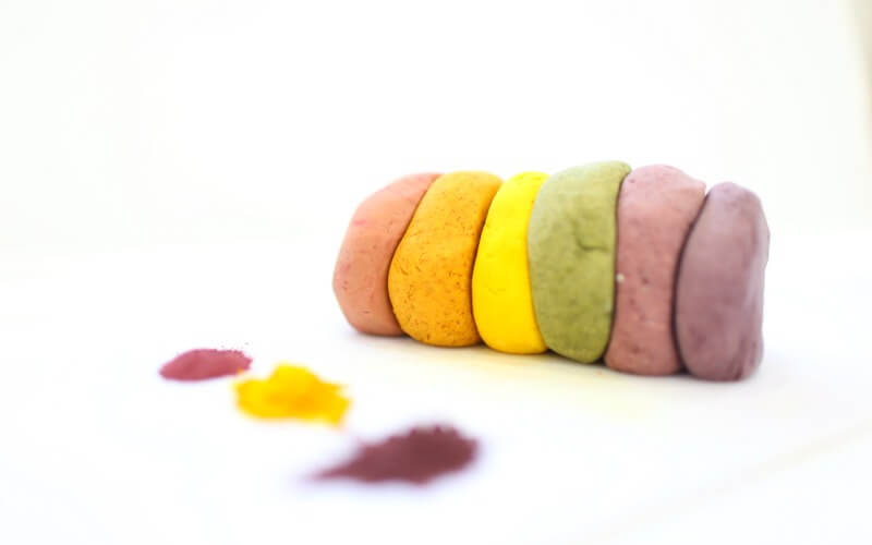 Natural Playdough without Artificial Dyes