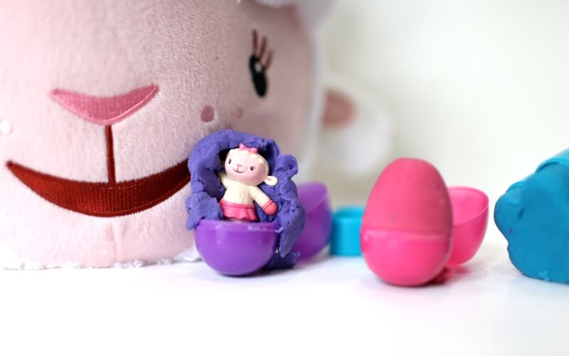 Surprise Egg Doc Mcstuffins Playdough Kit and Easter Basket Ideas