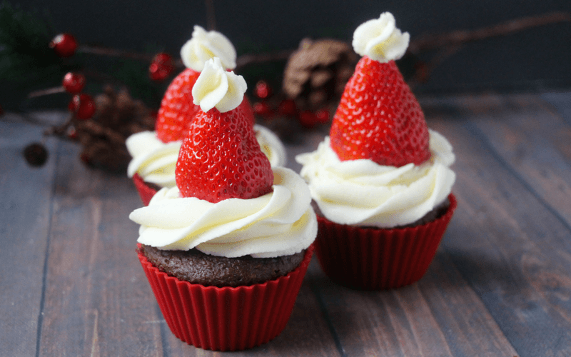 cute-and-cheerful-santa-hat-cupcakes-for-christmas