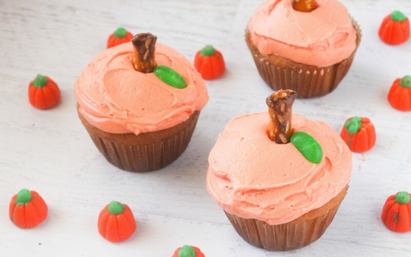 perfect-pumpkin-cupcakes-for-a-fall-treat