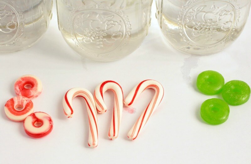 Love science? Have tons of leftover candy canes? Kids will love this candy cane science meting race! Kids will have a blast with this one.